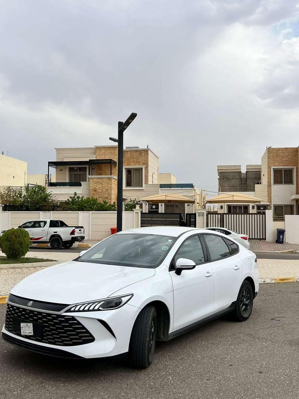 هايبرد • ٥٥ كم كهربا • ماشي ١٢ ألف