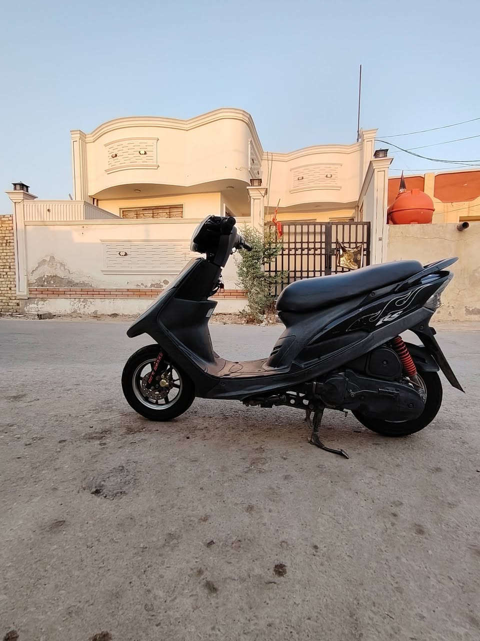 سلام عليكم دراجه ماكس عدله للبيع مكفوله رمبه لون اسود موديل 2003
دراجه فول ملاح كلجات بلادي كلها ع بلاد
المكان دوانيه حي الأمين
سعر خاص 
الرقم ***********
