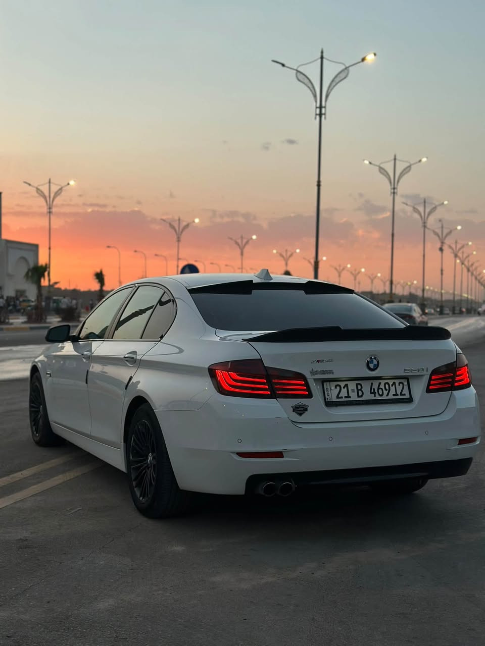 Bmw f10 520i 2014 وكالة العروش 
مكينه 2000تون بور تيربو 
مكفوله كفاله عامه 
ماشية92الف كيلو 
السياره جديد مغلف البجم وداخل السياره كل مغلف 
مواصفات bmw معروف خير من الله 
فتحه 
شاشة 
حساسات امامي خلفي 
مري شفط 
بردات عدد 5
جام اوتو 
لايت زنون بلادي 
داخل بيجي 
 السياره مخزونه جانت بسليمانيه 
رقم اسليمانيه باسمي ‬ ‭***********‬
السعر 190
