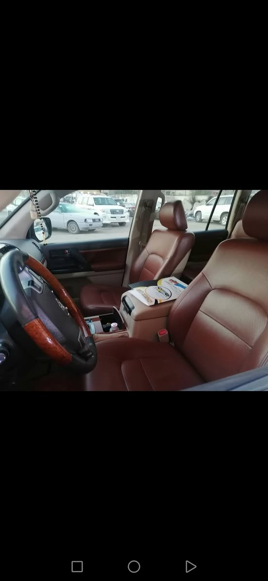 السلام عليكم
لاندكروز ٢٠١٤ فطيم فول مواصفات رقم بغداد مميز ماشيه ١٧٠ك محرك 6سلندر ٤٠٠٠ مكفولة عدا َمكانيين بارد ميتجاوز كف يد سياره جاهزه رقم جديد وسنويه وهزه كامله مسويله قبل شهر. السعر ٣٨$ مكاني بغداد
رقم الهاتف ***********
