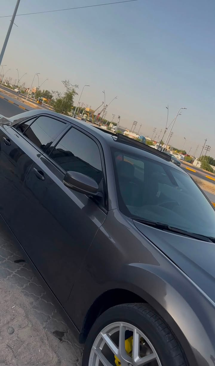 السلام عليكم كلايسلر s300 3600 موديل 2015 معلايه 20 وبيها معامله رقم بصره انكليزي حادثها جاملغ وبنيد لجاملغ نفسه  لسياره جاهزه كير ومكينه واكسل تبريد بيع او مراوس بهيمي 5700 جارجر اوباما جيب عادي مكاني بصره ***********
