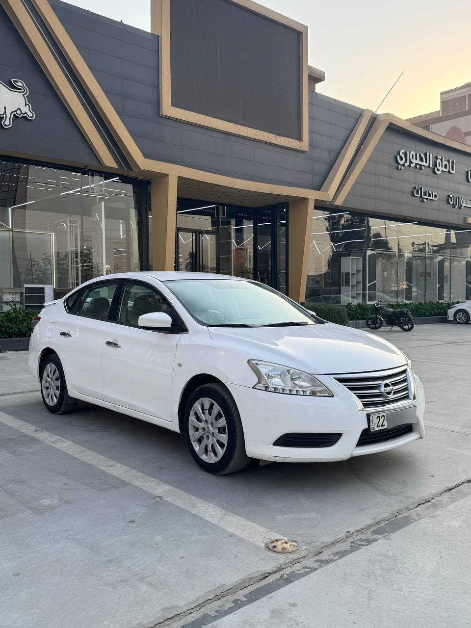 نيسان سينترا خليجي موديل 2020 رقم اربيل دولي تحويل مباشر ✅️
( كير . محرك . تبريد . تدفئه . صدر . تايرات ... السياره جاهزه ونظيفه بدون اي نقص ) 
حساسات خلفيه . قطعتين تبريد 
↖️ مكفوله من الضربه والصبغ فقط بارد قليل بدايه الجاملغ الامامي ↗️
السعر < 116 > وبيها مجال بسيط .
مكان السياره بغداد العامريه .
للاستفسار ( *********** ) بغداد, العراق
