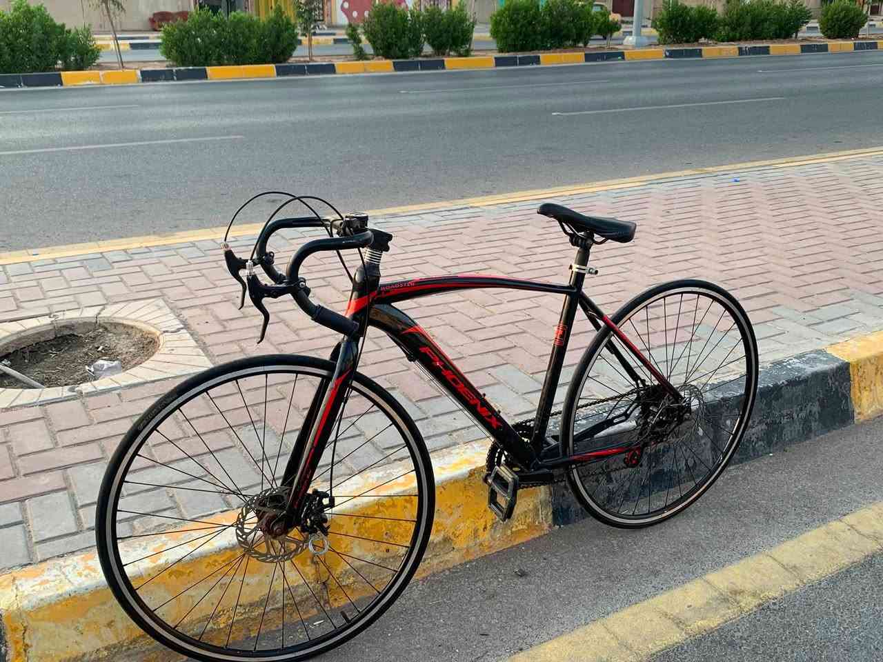 للبيع بايسكل رود
حجم 26 

بي نقوصات 

السعر 65 بي مجال حك الجية 

مكاني موصل ايسر حي دوميز 

رقمي ***********  شراي اتصل
