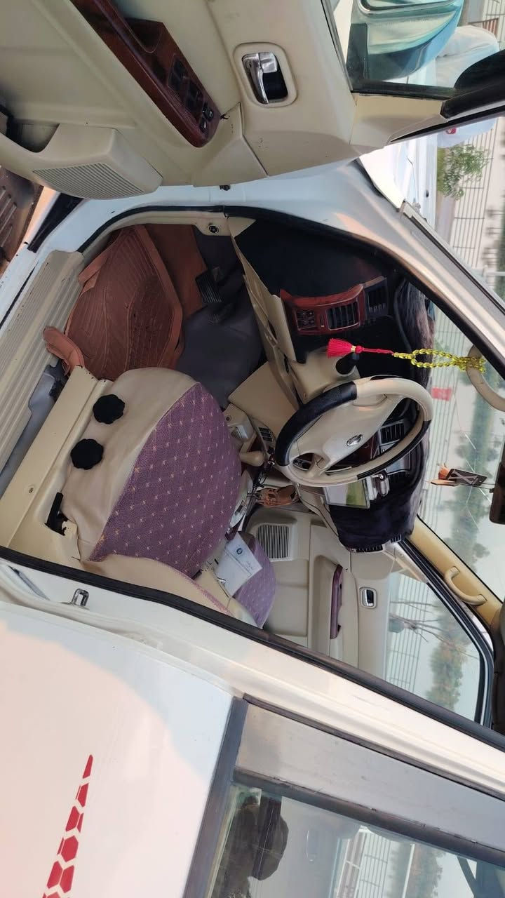 بترول مزاد الداخليه السياره جاهزه ونظيفه مكفوله من صبغ اوظربه تبريد شغال دفع رباعي شغالالدفلك شغال منظمت قاز ميه وعشرين لتر  ***********
