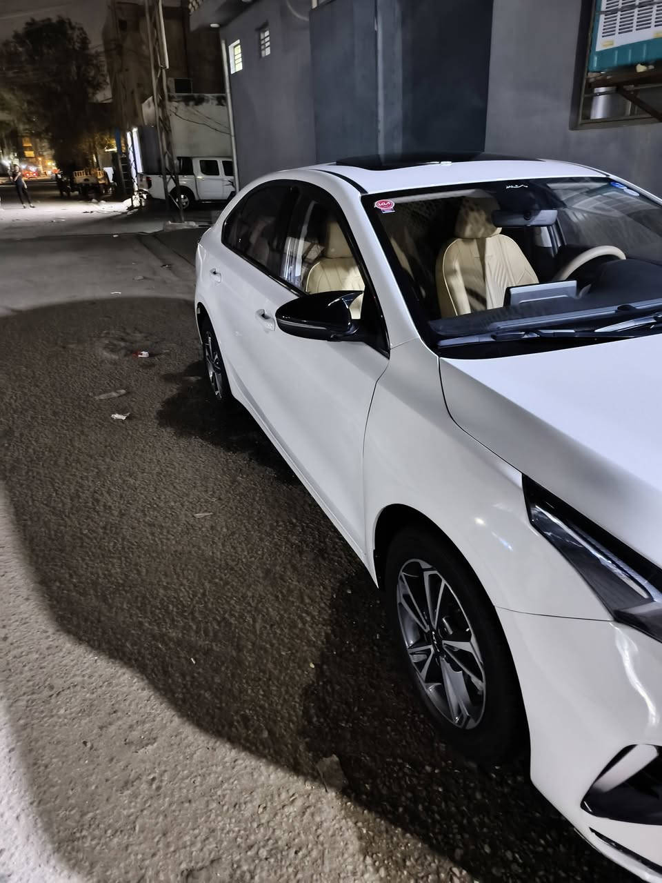 سلام عليكم عندي كيا 3 2024 ماشيه 18 سياره فول مواصفات بيها نص شاملغ الايمن وشبر بنيد شرط فحص سونار  السنويه 2030 رقم اربيل مكاني نجف هذا رقمي  ***********
