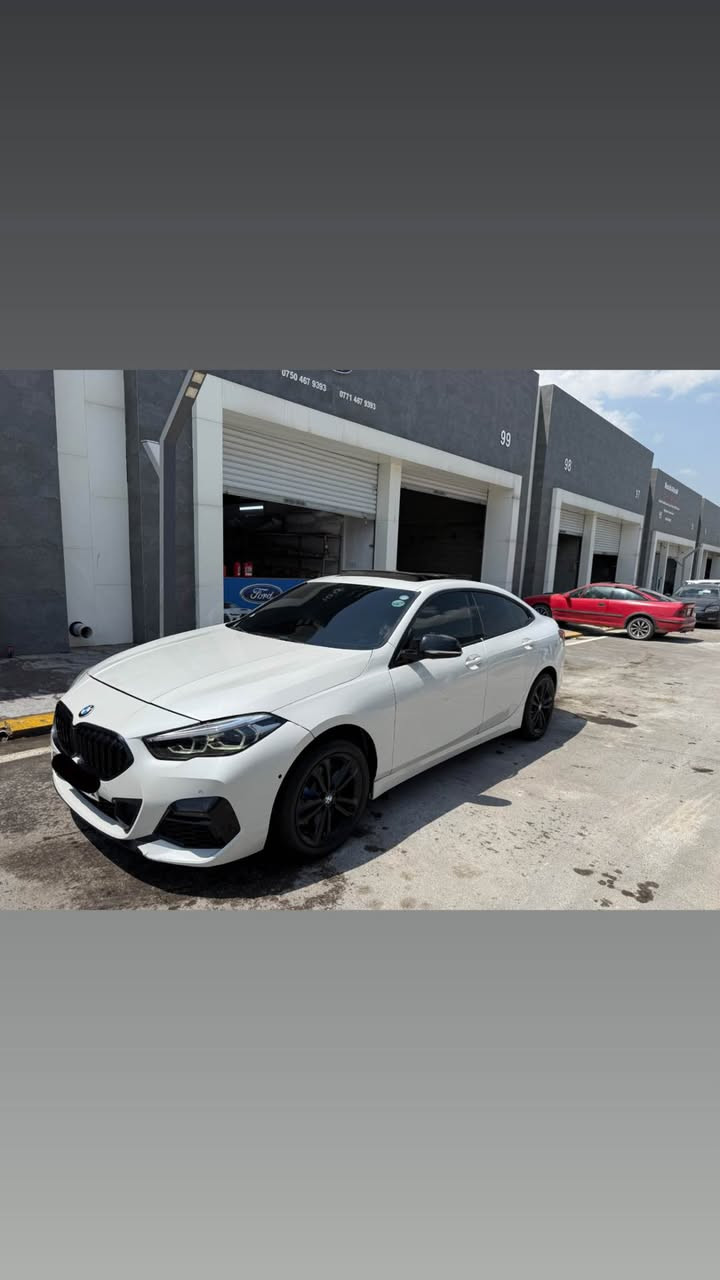 BMW 228i
2024
مواسەفات فول فول ٥ پارچەی بۆیاغە لەسەر ساغە سەیارەکە زۆر جوانە و بەس ئەرباگی سوکان تەقیوە 
پشت و پێش کەپس
سوکان هیتەر وکوشن هیتەر لیدی بیلادی و لایت عەدەسە وپانۆڕاماو شاشە یەک پارچە ئەلیک ترۆنی 
گێڕ ومەکینە و کارەبای بەشەر 
سەیارەکەمان 50هەزار km رۆشتوە 
*********** 
واتساب أربيل, العراق
