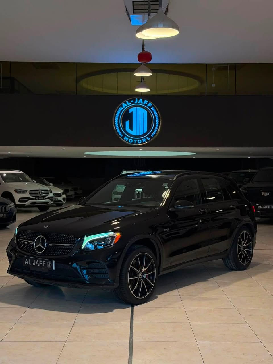السلام عليكم
للبيع فقط
مارسدس GLC 43 AMG 
محرك 6 سلندر بي توربو موديل 2019 ماشي 98 الف كيلو
فول الفول 4 فصوص
بانوراما وجكات وكامرات 360 درجه وحساسات ورادارات وبصمات وكشنات رياضيه جلد وخزن وتدفئة وصندوك كهرباء وصوت صالنصة رياضي وبعد كلش هوايه مواصفات )
السياره وارد امريكي بدون صبغ او تبديل او ايرباك فقط بالتاير و گير ومكينه بشرط   ورقم الشاصي بالصور

السيارة مرقمه وجاهزه
السعر : 265 $ ورقه 
للأستفسار:*********** كاوه جمال 
العنوان:السليمانية المعارض الجديده معرض (الجاف)
