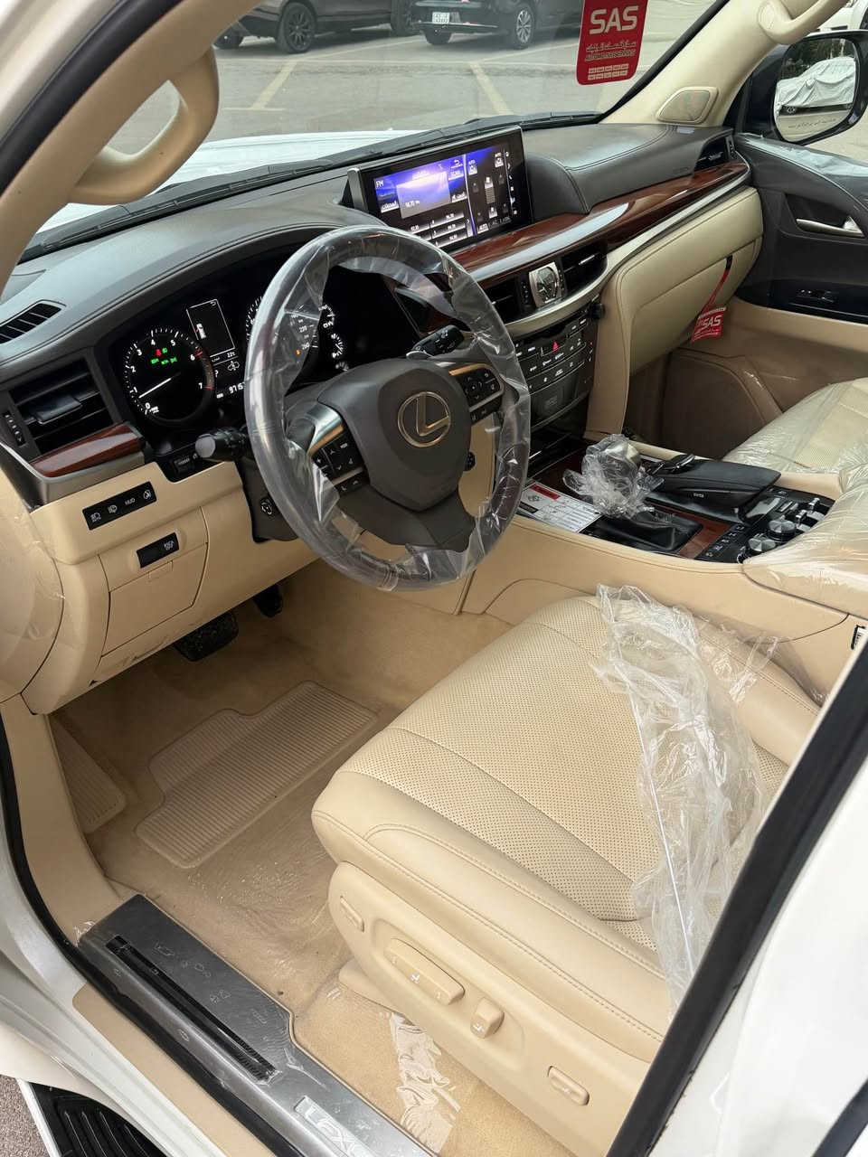 لكزس LX 570 • ٢٠١٧ • ٩٧٠٠٠ كم