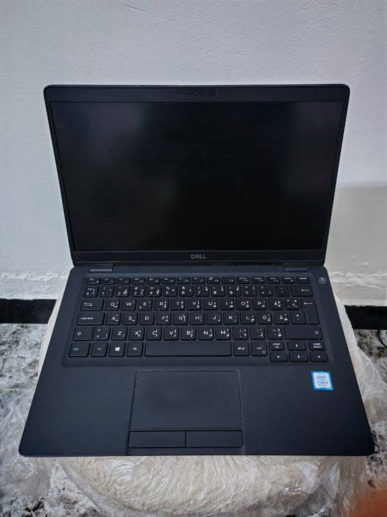 لابتوب dell
Cori5 gel 8
جيل ثامن
RAM 8 DDR4
HARD 256 SSD M2 السريع
كارت شاشه مدمج intel حجم 4G
حجم 14 FHD
وندوز 11 
بطاريه تنطي من 6 ساعات فما فوق 
نضافه 95 
منصب عليه GTA 5 
لل العاب المتوسطه و الهندسه والتصميم 
لابتوب عملي جداا
سعر 200 قفل لا يوجد بهاذه سعر 
مكاني بغداد توصيل موجود 
رقم ***********

