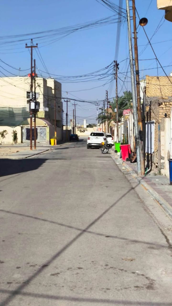 🏠دار للبيع مساحه ١٠٥ متر
مواصفات الدار 

صالتين 
غرف نوم 3 
مطبخ 
استقبال 
صحيات داخليه خارجيه 
بناء حديث غير مســكون 
طــابو صرف 🏠

عنوان الدار حي الفرات قرب كلية الطب 
للاستفسار اكثر خاص 
او الاتصال ***********

