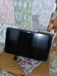 / ثلاجه 10 قدم جديده استخدام اقل الشهر  سعرها 200 وبيها مجال بسيط جداً...