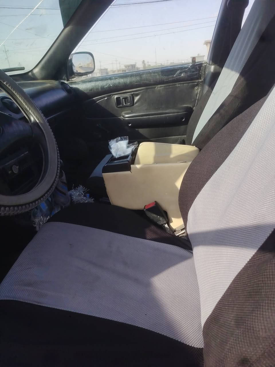 السلام عليكم  كورلا 94 يسار بلادي 
اهم نقطة سنويه نافذه 2030 وبيه دفتر بانزين
 كير محرك شرط 
رقم كركوك دولي شرط تحويل 
 السعر 35 $ ويرهم مراوس ب مكصوص أو اصولي حتا اذا سنويا منتيه  هم يرهم 
السياره  نصبتها حلوه وشغاله بس دير سلف
محرك 14قتصادي جدا 
 ***********وتساب موقع السياره ناحيه الزاب كركوك 
مكلف بالنشر خابر الرقم وفتهم منو
