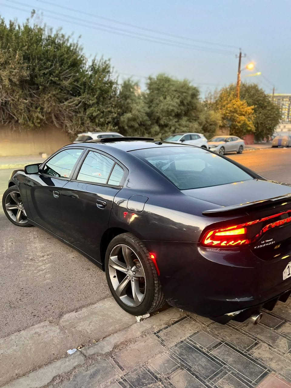 جارجر sxt plus 
موديل 2019
مواصفات
فتحة
داخل جلد
كشنات تحكم ذاكره
كشنات تدفئة تبريد
وتحكم ستيارن 
وبصمة واحدة
حادثها جاملغ الخلفي والباب جهة سايق
وبيها جاملغ امامي جهه صدر مبدل اهنا بالعراق والباقي مكفول 
سيارة بغداد باسمي تحويل ثاني يوم 
السعر 195 وبيها مجال سونار موجود العنوان الكاظمية الظباط *********** بغداد, العراق
