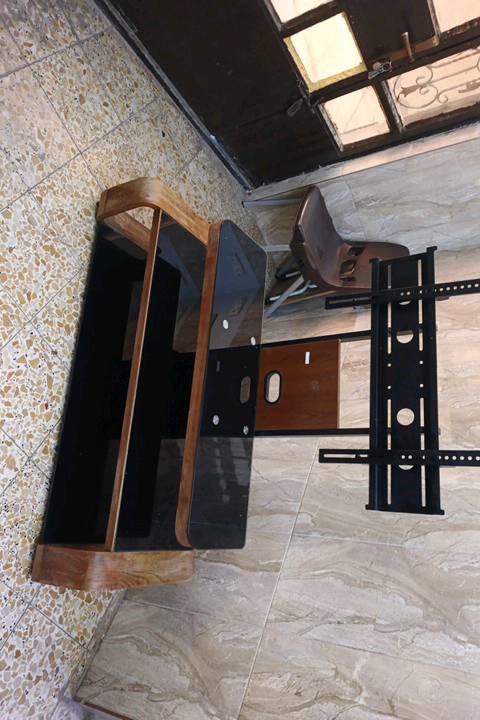 ميز تلفاز +حمالات تلفاز وسعره 150ال
ف وبي مجال
خانات عدد2
