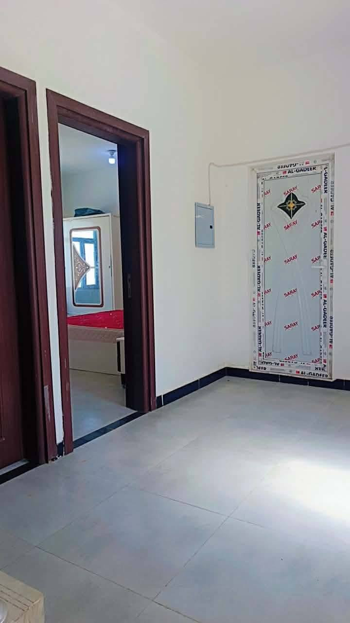 عرض 308
 بيت 🏠 رهن 200 م طابقين
 ب مجمع السلام 
جاهز ونضيف وبي رهان يريد يطلع 
سعر الرهن 40 مليون🔥

يتكون الطابق الاول من غرفه وصاله ومطبخ واستقبال وصحيات وحديقتين💯 

يتكون الطابق الثاني من غرفتين وصاله وصحيات 💯

للتواصل 
‏‪+964 784 494 9108‬‏ خط فقط 
ابو عقيل 
‏‪+964 774 522 0313‬‏ واتساب فقط
