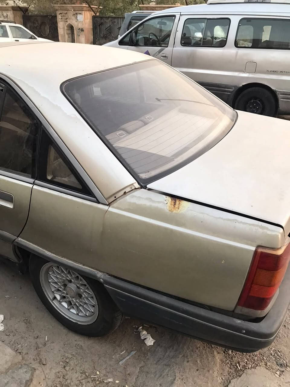 اوبل اوميكا للبيع فقط موديل 1988 رقم بغداد بأسمي مكاني بغداد العامريه سعر مطلوب 21 ورقه سياره بيها ملاحظات للاستفسار التواصل على هذا الرقم ***********
