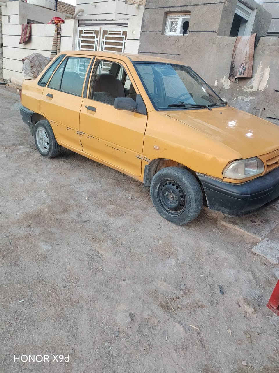 سلام عليكم سايبه للبيع كوم حديد سنويه ضايعه مابيها اي مستمسك سعر مليون ***********

نص مكتوب في الصور:
- HONOR X9d