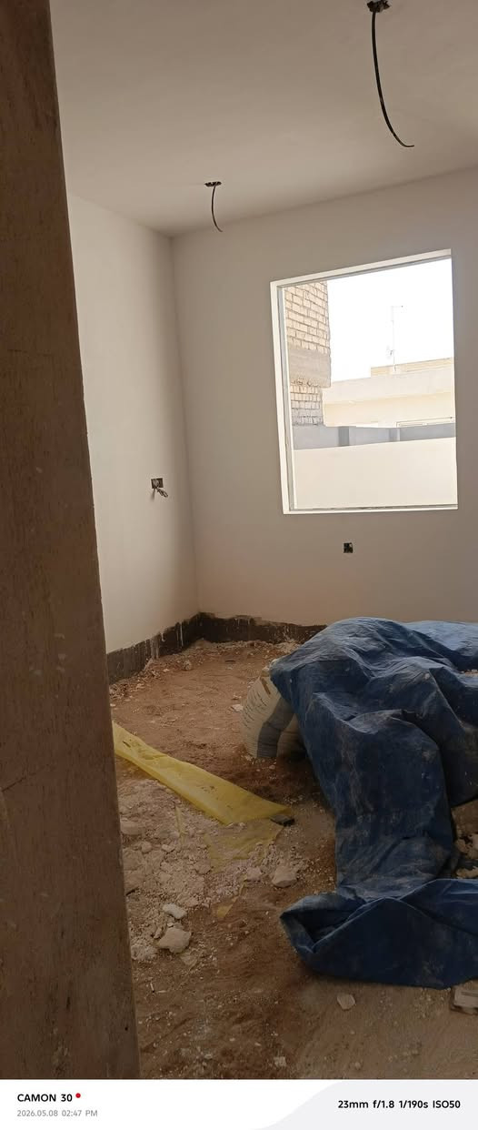 السلام عليكم
خلفه لباخ متفرغ شغل درجه اولى والتزام بلعمل 
لبخ جص . سمنت.  بورك . لبخ واجهات . 
لط داخل وخارج /طلس وفوم الواجهات 
***********
***********
