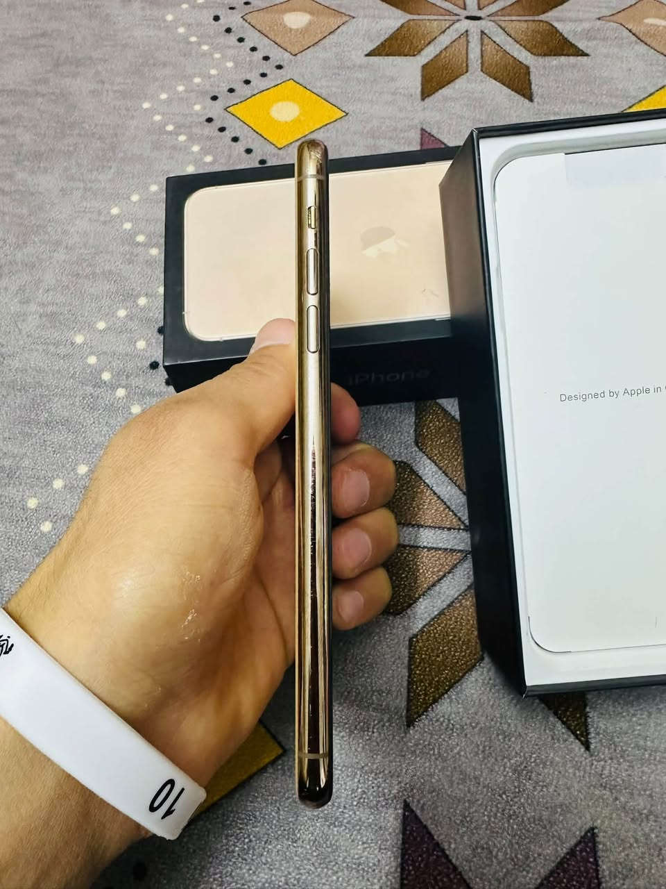 📱 للبيع iPhone 11 Pro Max
🔸 اللون: ذهبي

🔸 الذاكرة: 512GB

🔸 صحة البطارية: 🔋 71%

🔸 الجهاز ما مفتوح نهائياً

🔸 كلشي أصلي وما مبدل بي أي قطعة

🔸 ويا الكارتونة فقط

السعر 330 وبي مجال 
بغداد - شارع مرور الحسينية

متواجد خاص

او واتساب: ***********
