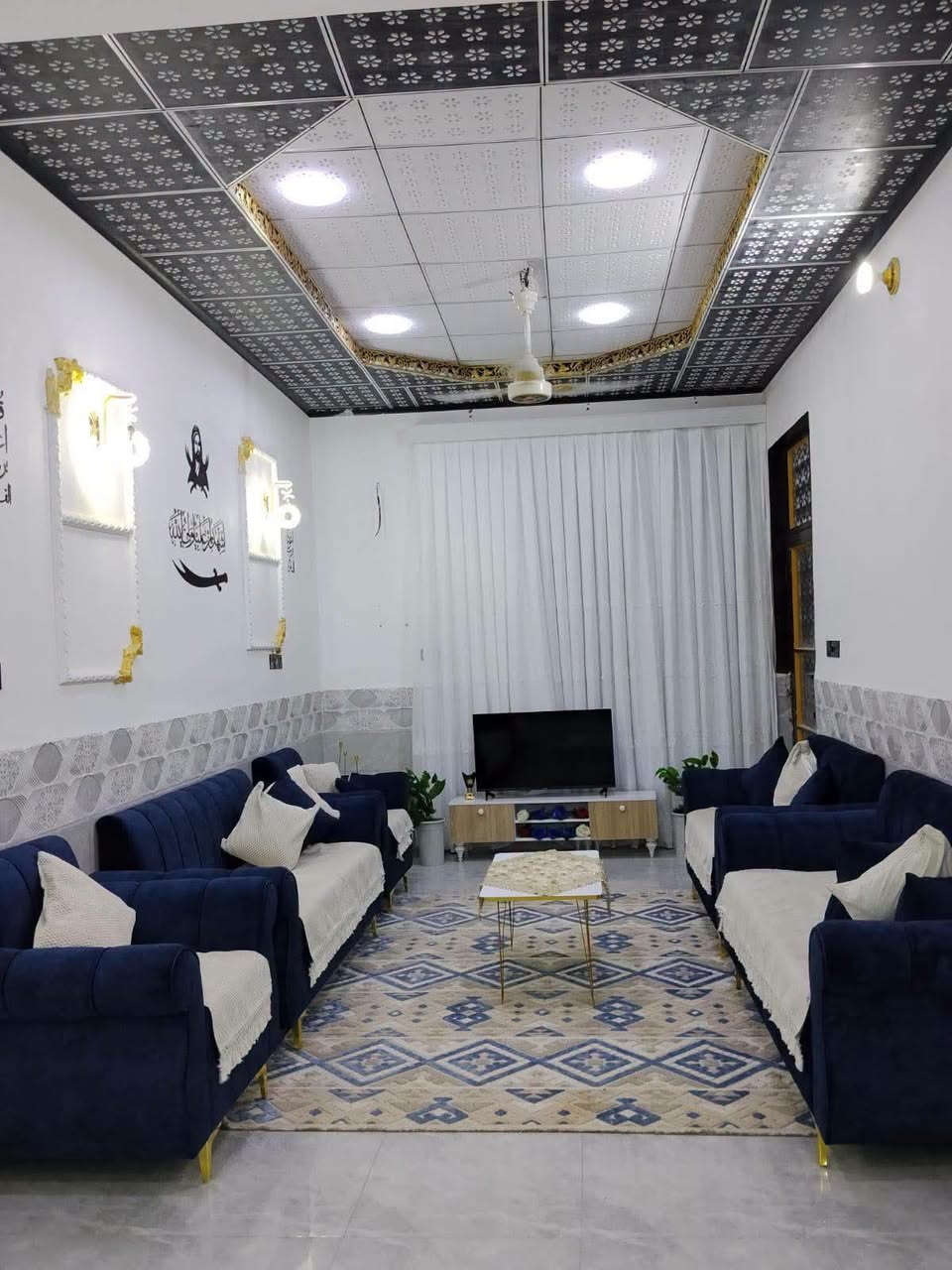 بيت للبيع طابو صرف سند حر 
• 100م - نجف / مجمع بيتي الثاني 
مقابل مجمع الأميرات 
غرفة، صالة، استقبال، مطبخ
صحيات (2) + مكشوفة
صطح شتايكر 
جميع الخدمات متوفرة
:(بيع مستعجل سعر  63 مناسب خاص )
***********
