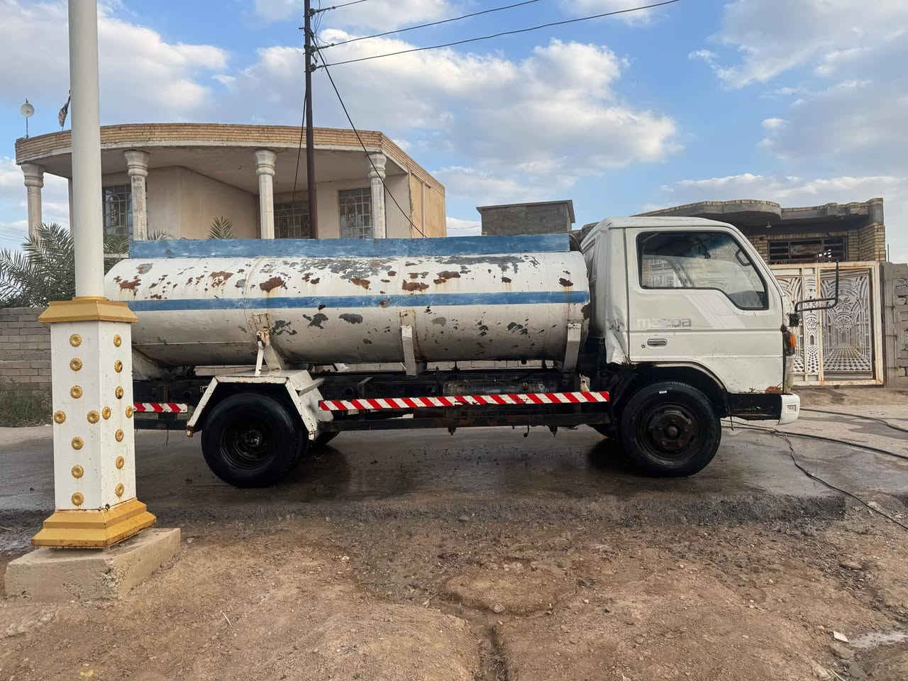 السلام عليكم تنكر للبيع نوع مازدا حموله 6 طن رقم بصره كير ومحرك مكفول وتخم تاير جديد للاستفسار اتصل ***********
غير متواجد على النت فقط اتصال
