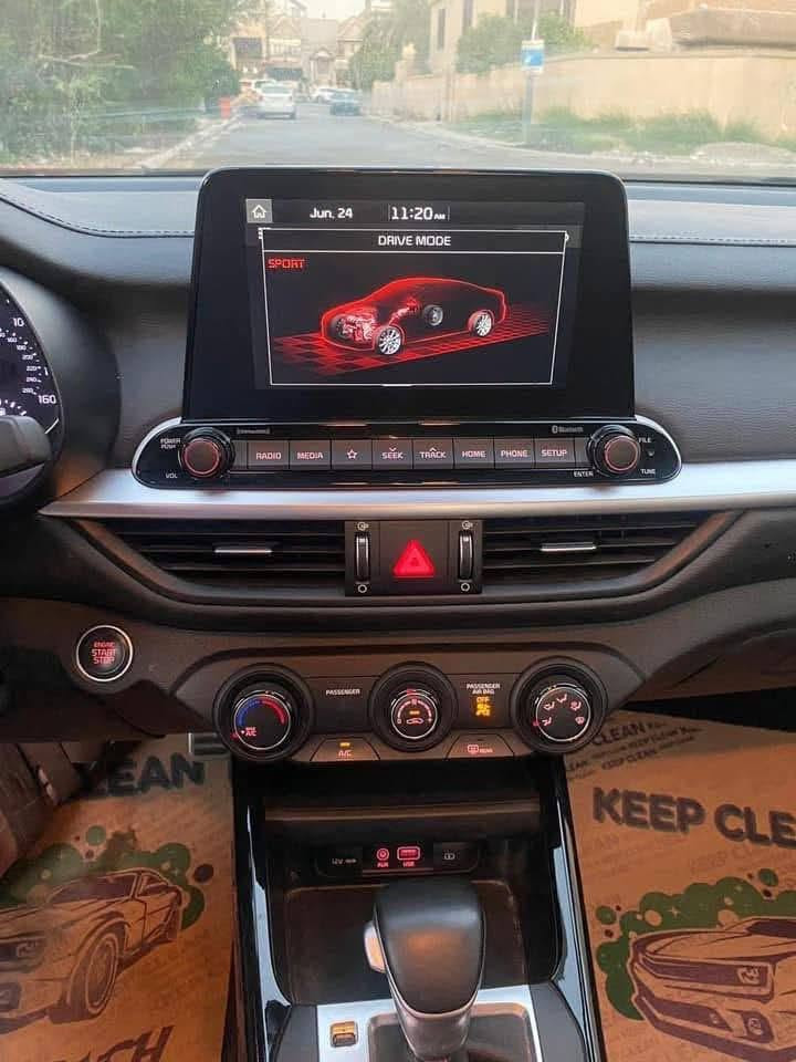 السلام عليكم
كيا فورتي kia forte 2021 GT 
فول مواصفات  (عدا السلايت ) 
السياره رقم اربيل الجديد تحويل او وكاله للمشتري 
 حادث البنيد مبدل فقط الباقي ليبل واحد
وبيه بارد بسيطه بالباب جانب سايق 
خشم قماره بارد بسيط 
السياره ماشية 63 mi
مواصفات  
مكينة 1600 تيربو  ورياضي 🚀
كير اوتوماتيك دبل كلج الماني (DCT) 

 بصمة تشغيل مع بصمة ابواب  
صندوق ذكي بصمة فتج تلقائي عند الاقتراب 
نظام الشاحن الاسلكي للموبايل 
كشنات جلد ومخمل مع وشم جي تي 
دوسات جانبية رياضي شركة  
دبل كزوز مع صوت رياضي جميل  
رادار امامي مع  تحديد المسار  
رادارات جانبية النقطة العمياء  
رادارات خلفية للتنبية عند الرجوع  
نظام القيادة القيادة الذكية 
 قطعتين تبريد في السيارة جهة السايق ول نفر وجهة خلفية  
نظام الوقوف الذاتي عند الاقتراب من مركبة  
3 انظمة قيادة ( ايكو .. سمارت.. سبورت) 
  مع لدات خلفية بك لايت 🤍 
ويل كب حجم ١٨ رياضي 🤍 
ستيرن رياضي حرف (D) 
شاشة كبيره
شاشة لعرض العطلات وقياس ضغط الاطارات  
السعررر 125
مكان السيارة /بغداد البلديات
الاستفسار 🔝🔝💣💣
موجود واتساب 
 
***********

🦅🦅🦅🦅
