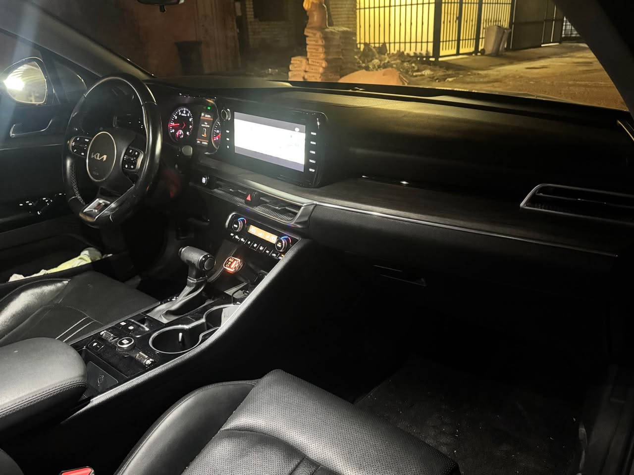 السلام عليكم للبيع K5 2024 امريكي السيارة جاية من امريكا بيها بنيد تبديل وكلير بالتكمة بدون ضرر بدون دواخل وبدون ايرباك محرك 1600 تيربو مفتوح بانوراما بصمة جلد كراسي تبريد تدفئة قطعتين تبريد ويل كروم هندبريك بصمة اوتو هولد درايف مود رادار امامي خلفي السيارة فول وجديدة جدا ماشية 52 
باسمي رقم بغداد الجديد السعر 178 وبيها مجال بسيط للاستفسار الاتصال *********** ابو يوسف بغداد العامرية بغداد, العراق
