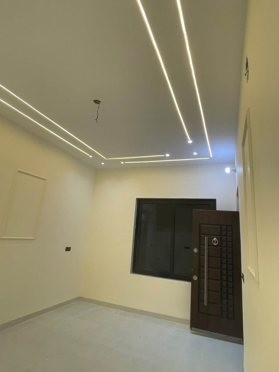 شهداء التصنيع • ١٠٠م • واجهة ٨م