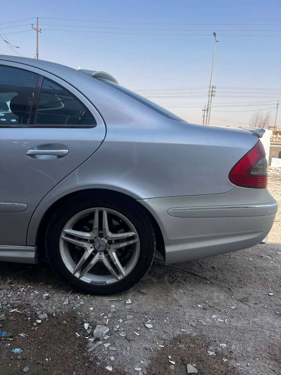 السلام عليكم مارسيدس W211 موديل 2007 رقم بغداد سنويه باسم صاحبها محرك350cc __٦سلندر سياره جاهزه ونضيفه 
تواصل على الرقم***********-***********
