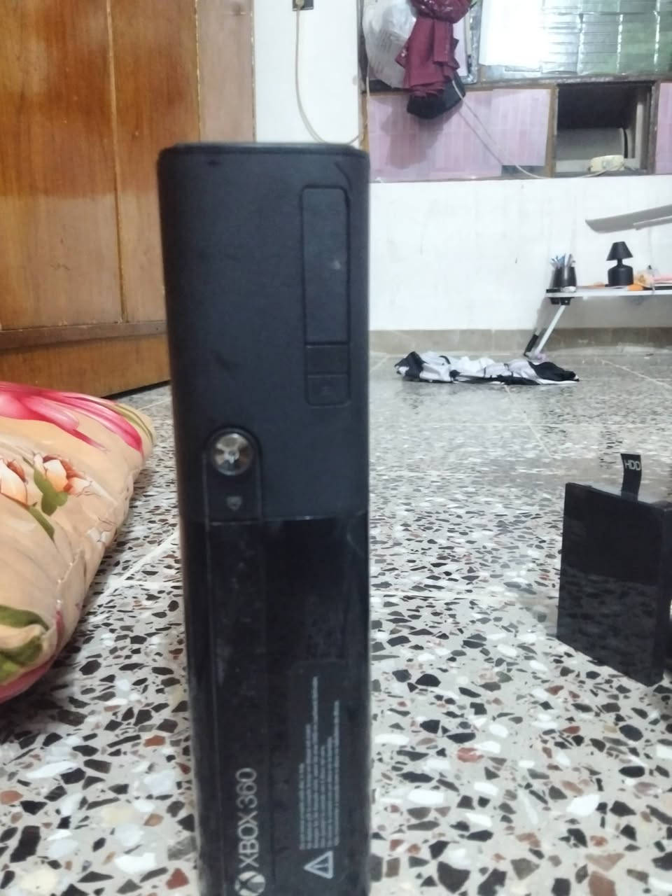 جهاز اكس بوكس 360 نظيف وما مفتوح مفول
کامل ملحقاته مهكر وبي اثنين هاردات الهارد الاول بي 75 لعبه والهارد الثاني بي 245 لعبه فول نظيف الاتصال
*********** واتساب الساعه 160 وبمجان

