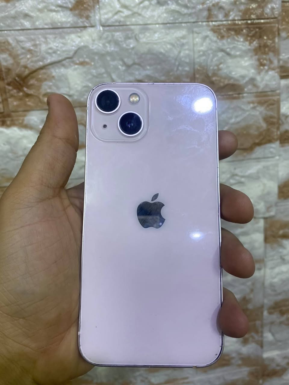 13 كامرتين جهاز نضيف واضح كدامكم 

ذاكره 128 

بطاريه 100 مستبدله 

شاشه مستبدله اصليه بس موو لوكاله 

فيس ايدي شغال 

جهاز شغال 100% 

سعر 260 تواصل ***********
