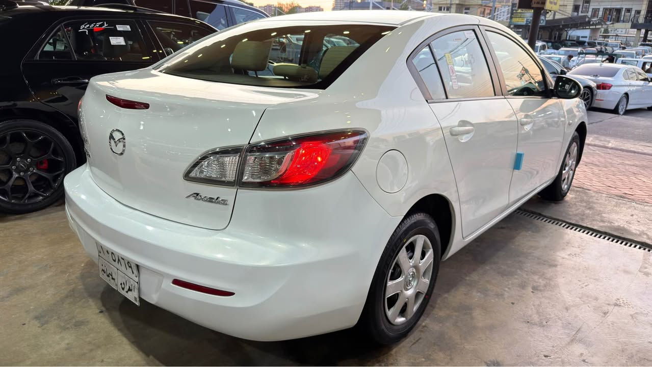 Mazda 3 
2014
ABS - ناو زەرد و جام کارەبا
‎گێڕ و مەکینەی بەشەرت هیچ کێشەیەکی نییە
 ٤ پارچە و نیو بۆیاخە بێ ناوگرتن  
‏‎دینار مەسرەفی تیا نییە ماڵی دۆستە سەیارەکە
‎زۆر تازە و ڕێک و پێکە ماشاالله
‎تەحویل و غەرامە بەشەرت
ژمارەی مۆبایل  : *********** 
‎واتسابی لەسەرە
‎نرخی 80 السليمانية, العراق
