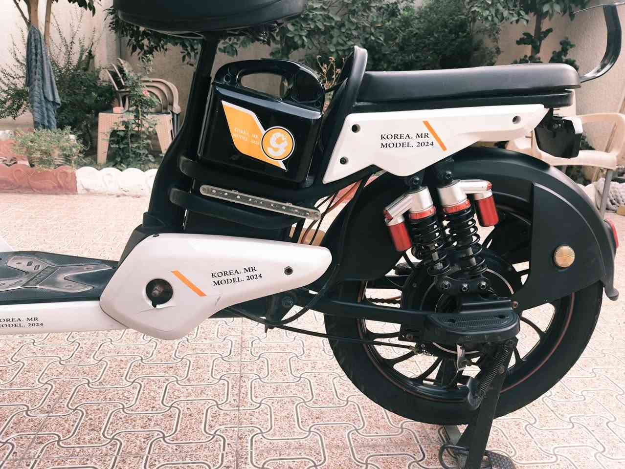 يا الله السلام عليكم دراجة شحن  بطاريات نضيفات خير من الله لايت امامي زنون سويج وبصمة وكارت بك لايت شغال نشرات لدات كلة شغال دراجة نضيفة ما متعوبة مال جناي السعر 240 وبي مجال عنواني بعقوبة التحرير ***********
