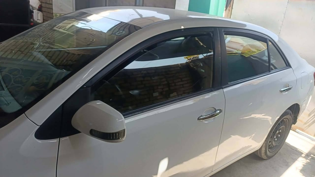 سلام عليكم سياره زوتي Z300 أو سايبا اريو سياره شبابيه ونسائيه موديل 2018 سياره زينه وقويه وما توكف احد بل شارع استفسار اكثر خاص او اتصل /*********** السعر 65وبيها مجال
