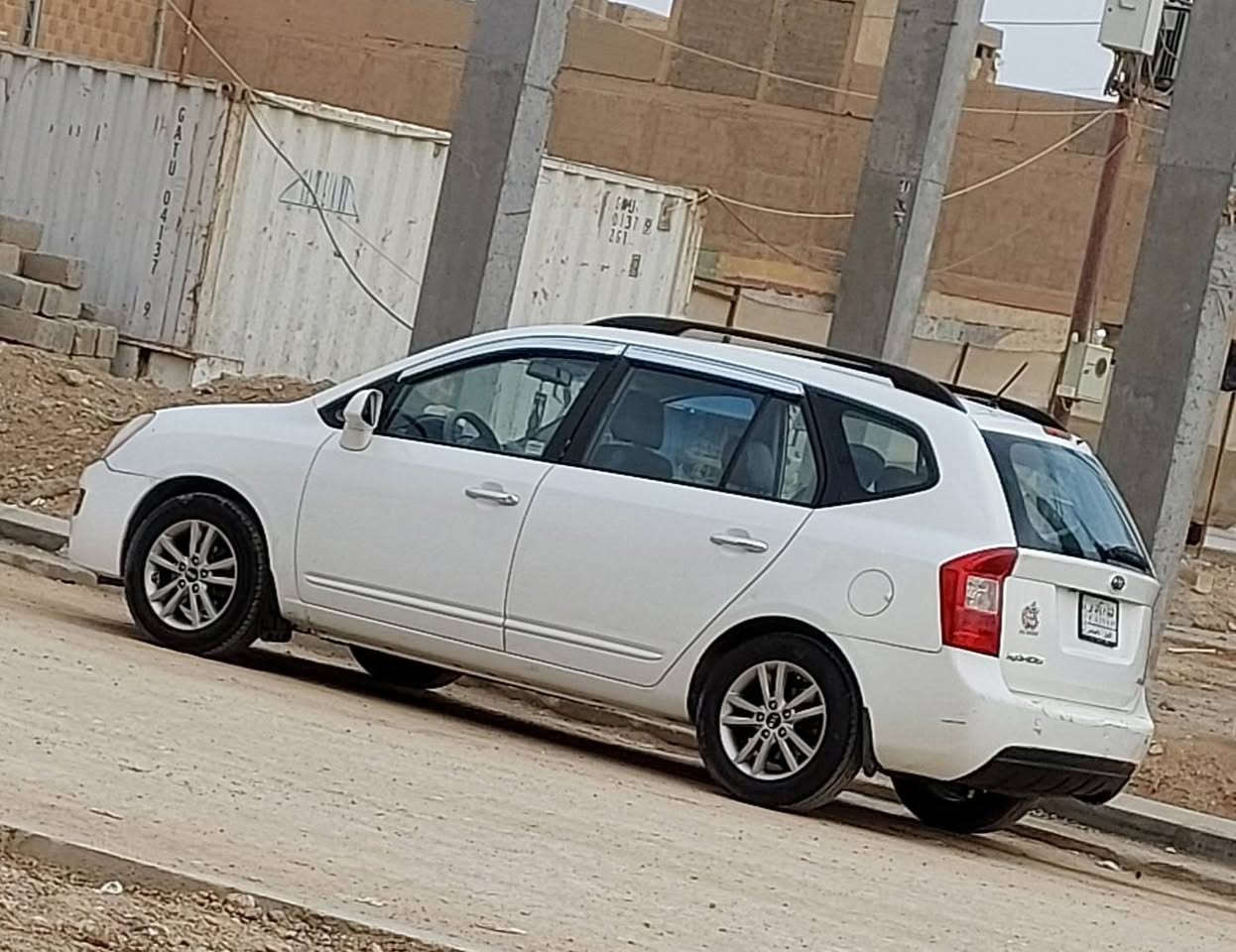 كيا راندو ابيض
-موديل ٢٠٠٩
- تبريدها ثلج قطعتين
-ماشيه ١٧٢  
-شاشه كبيره مع كاميرا خلفيه
-حساسات خلفيه
- حساسات تايرات جديده
-محرك +گير بشرط كفاله 
-محرك 2.7 سته سلندر
-رقم انبار بسمي 
-سنويه لل ٢٨
- الضرر جاملغ خلفي ومصلحه وصندوك من امريكا 
-ويل كب 
-دوشمه كشنات جلد+مخمل
-تحكم ستيرن مثبت سرعه فقط 
-للاستفسار الاتصال
هاتف //***********
مكانها// الانبار
—السعر  ٩٥ $ وبيهه مجال بسيط

—ملاحظه السياره بس بيع مااراوس—
