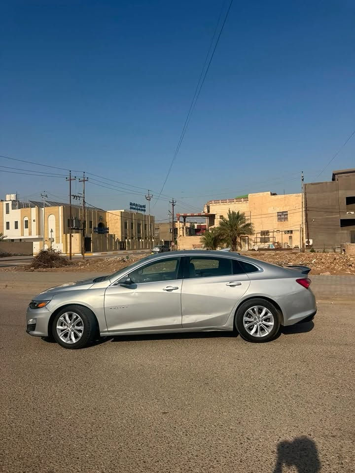 السلام عليكم
للبيع ماليبو موديل ٢٠٢٠ لون سلفر رقم مثنى معوقين سنه 
وتصير حره 

فئه LT.      
بنوراما جبيره  تبريد مناخين    تبريد خلفي     كشنات تدفئه  كشن كهرباء 

السياره حادثها جاملغ وبنيد صبغ  بيه ايرباك ستيرن  صور حادثها موجودة بالمنشور 

ماشيه 85 ميل    كير   ومكينه   مامفتوحات كفالهه 
السعررر ((95)) وبيه مجال وهذه رقمي ‭***********
