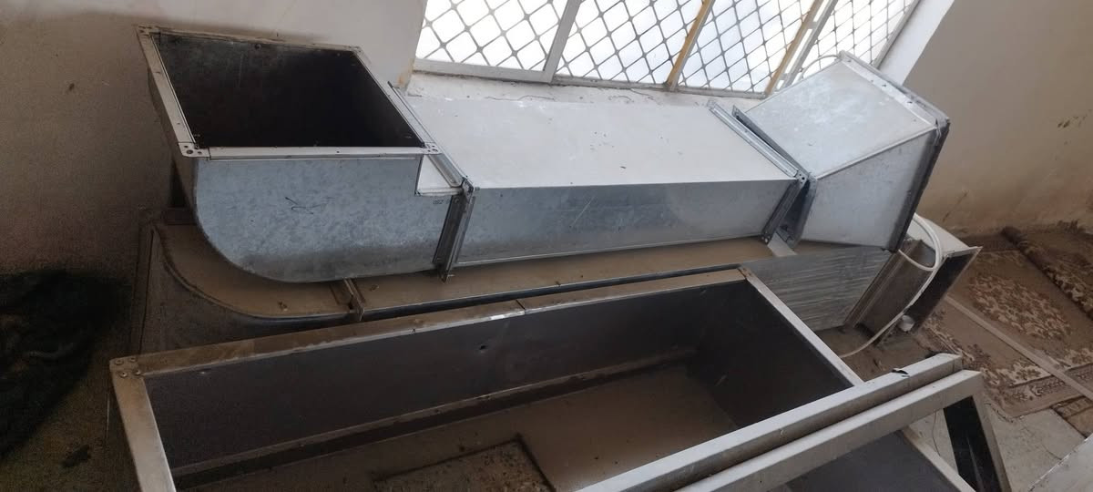 السلام عليكم
غراض مطعم جديده استعمال قليل وباقية فقط ذني الاشياء للبيع 

١- اعلان ضوئي انكليزي + شعار مطعم 

٢- بوجة ستيل ٢ متر + دكتات مستطيل قياس ٤٠ مغلون ١١ متر + ساحبه دواجن + لوح ستيل غذائي 

للاستفسار ***********
