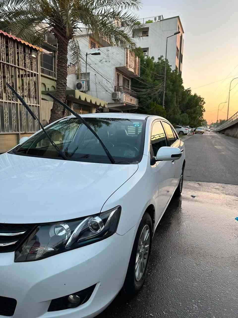 إسلام عليكم سايبة اريو ٢٠١٩ للبيع السيارة كير محرك مكفول علة وضع الشركة كشر نضيف السيارة خير من اللة علة وضع الشركة ماشية ٥٩ الف بيها رصعة بل باب 
الخلفي 
اصغيرة  سعر السيارة ٩٥ ورقة وبيها مجال 

مكان السيارة بغداد الصليخ 
*********** الاتصال علة الواتساب او علة الرقم

