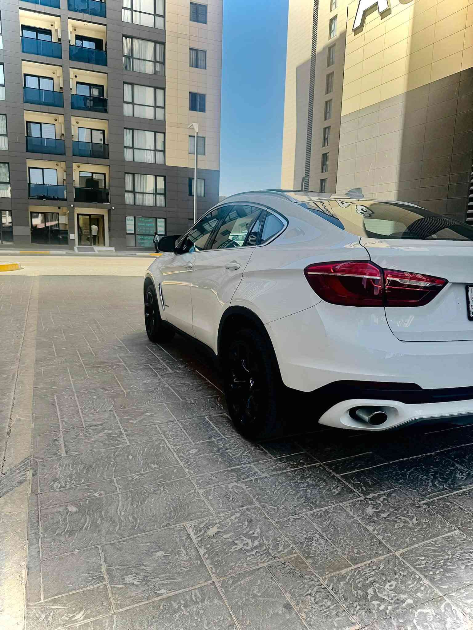 السلام عليكم للبيع.. 

بي ام X6 ٢٠١٦ وكاله العروش مكفوله من صبغ والتبديل بيه فقط بارد بسيط بين الابواب باقي كله مكفول كير محرك بدي باسمي رقم بغداد مواصفات السياره فوول ٤ كامرات داخل احمر تحكمات كشن ستيرن كهرباء لايت led صندوك كهرباء ابواب شفط فتحة ٣ شاشات محرك 6 سلندر المرغوب n55 مكفول xdrive35 وبيه اضافات سقف رولز رايز شباك لد كاربون فايبر داخل سيارة ماشيه ٧٨ الف كيلو متر حقيقي صيانه بدون اي مسج وبدون اي نقص سياره جاهزة من كلشي تبريد ممتاز سعر 267$ وقابل للتفاوض البسيط  مكان سياره حي الجامعة *********** للتواصل
