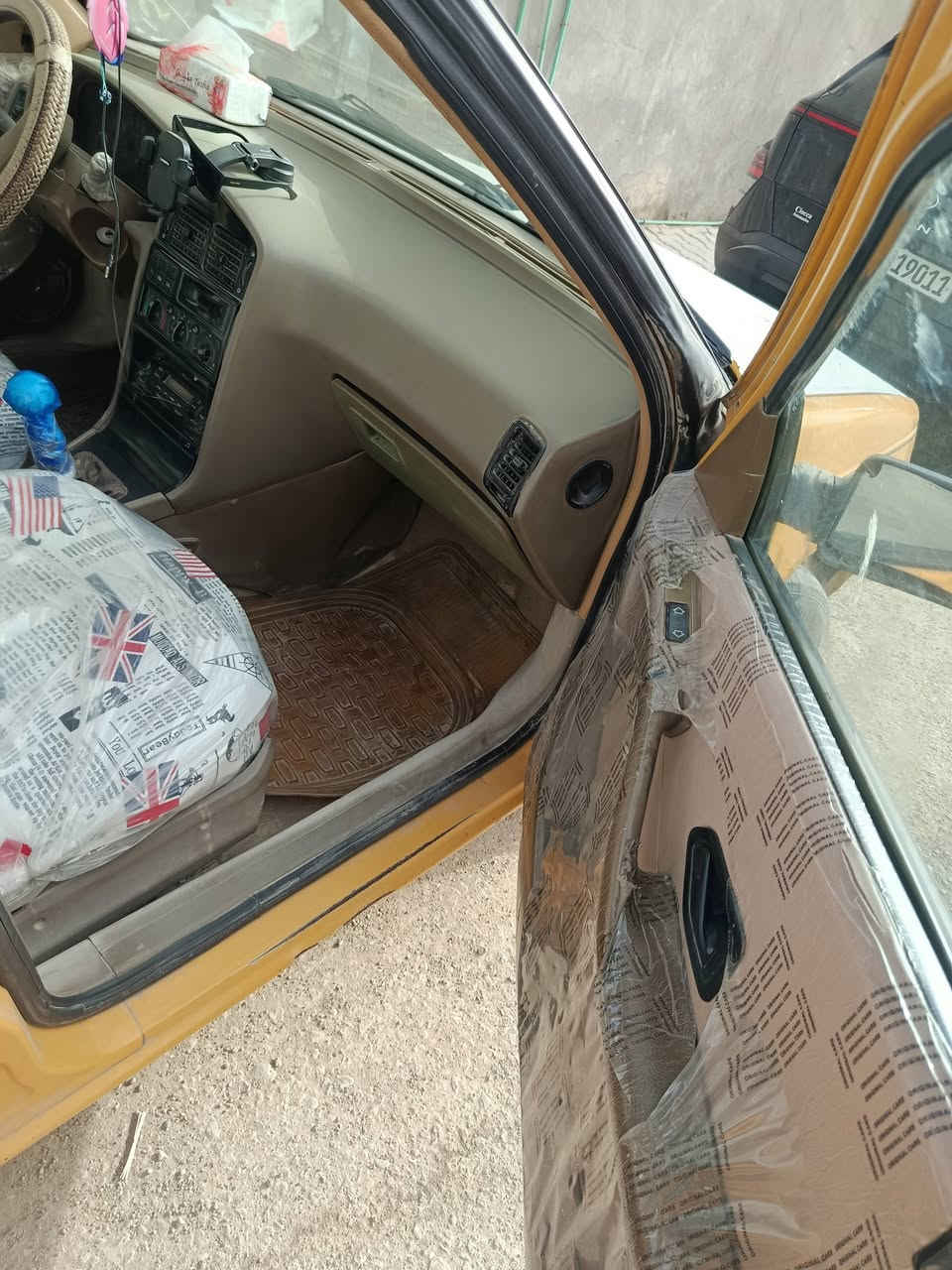 بيجو 405 مكينه وكير جدد عل شرط كهربائيات كلها شغاله جاهزه من كلشي مصفره غرامه وهيه رقم نجف راعيه بالنجف  تنكر سويج وتطلع على باب الله مكاني نجف سعر 17مجال حك الجيه ***********
