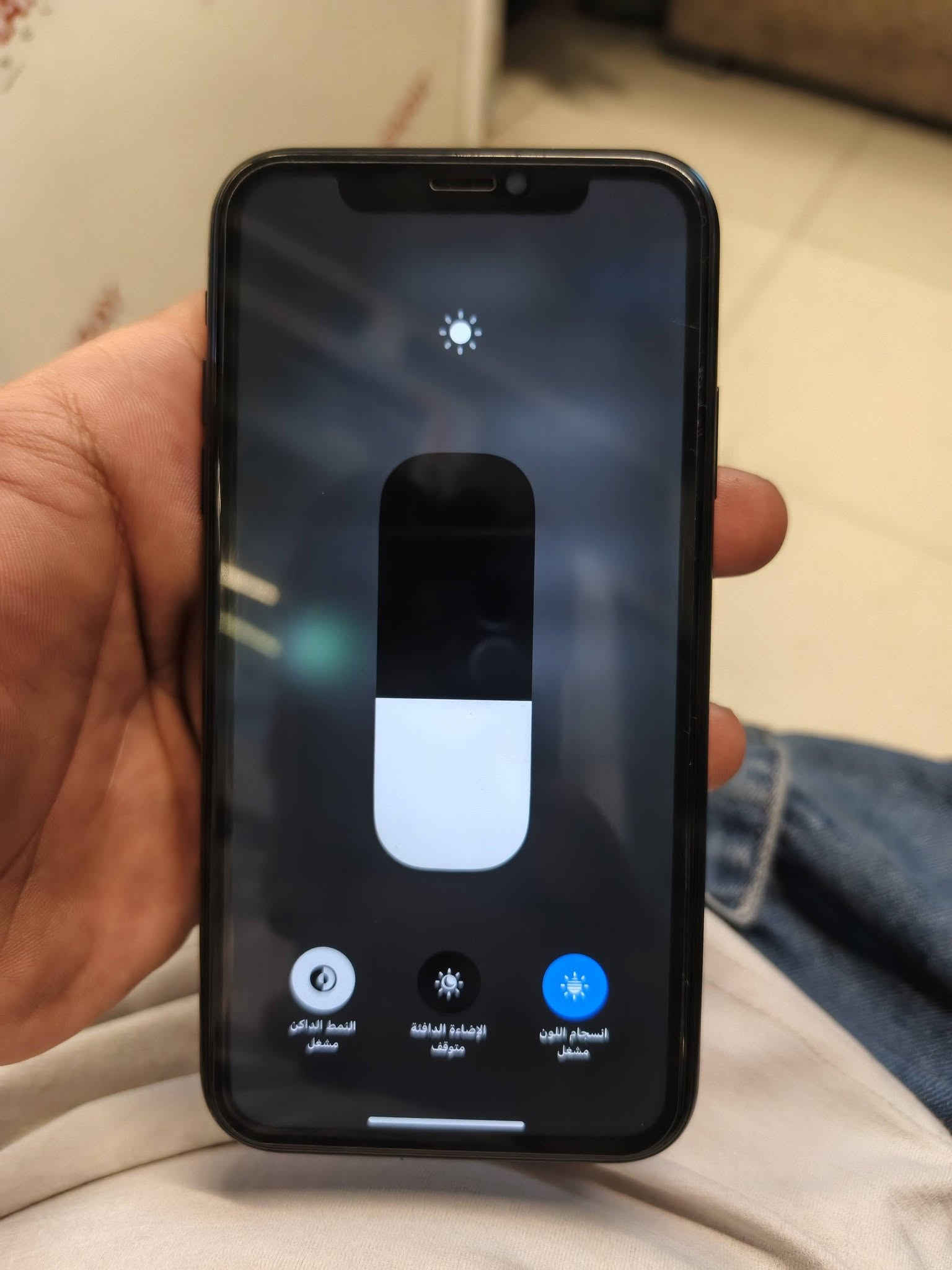 ايفون xr جديد لوك اي عيب مابي بل كارتون شرط الفحص والحسابه استفسار  ***********
