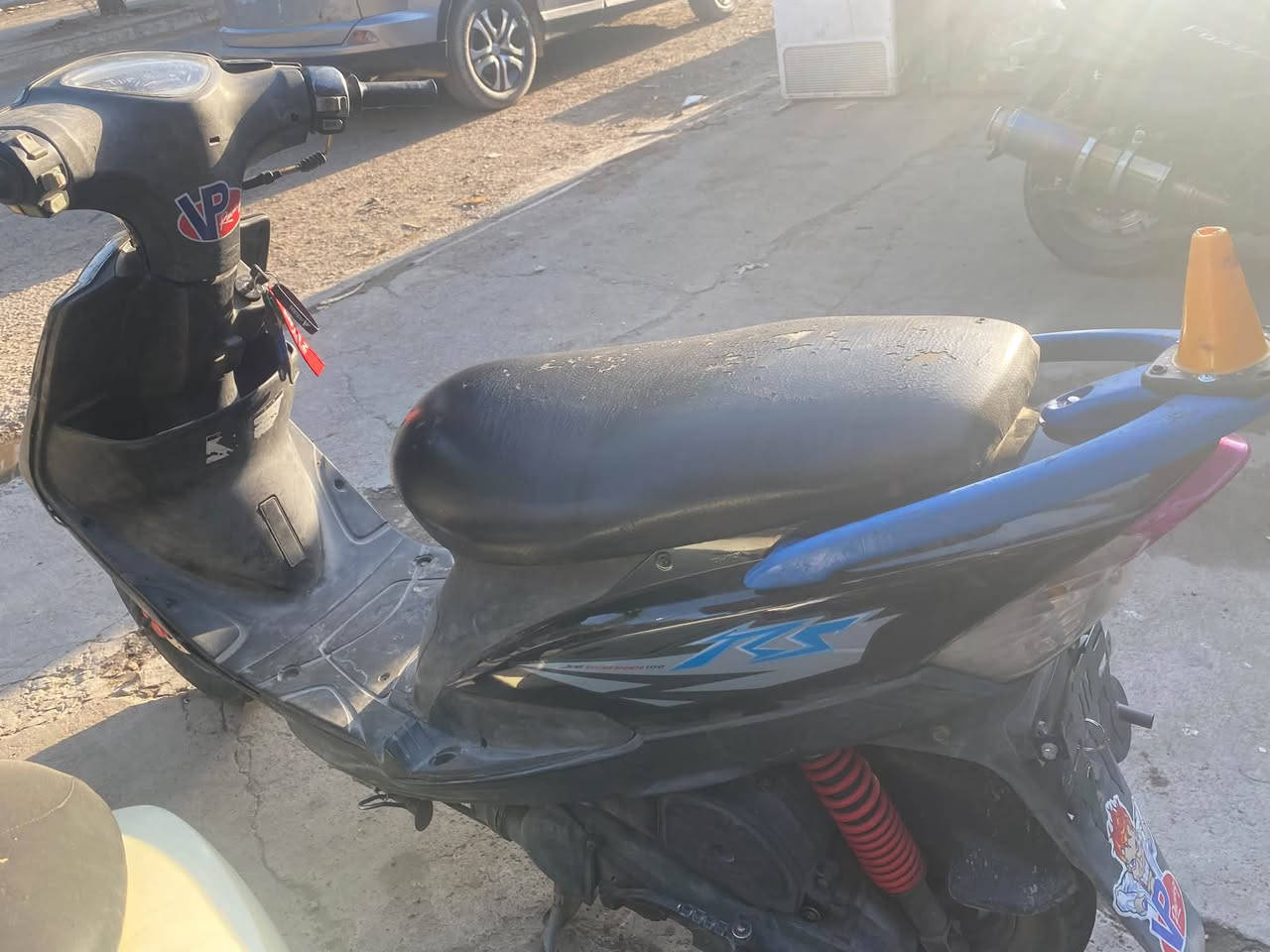 ‏السلام عليكم
￼ ماكس عدلة للبيع
￼ مكينة 49 بلادية
￼ كفرات البلا موجودة
‏بدلت لها كفرات جديدة
‏والبلاد ات موجودات
‏شلعه ومعدل فول
‏￼ كهربائيات كلها شغاله
￼ سلف شغال
‏أشاير شغالة
‏هو شغال
صلنصه كاتم البلاديه
‏بريكات شغالة
‏دراجة لا زنون أبيض وأصفر
‏الدراجة كبرتها
كيچ السرعه شغال
￼ كيچ الدراجة مقفولة كفالة عامة ما عدا الكفرات مبدل الاصلية وكفراته البلاديه موجودات العنوان صلاح الدين سامراء السعر ٧٠٠ وبيها مجال 
‏رقم الهاتف ￼￼
متواجد واتساب فقط 
***********
بس إذا مو زحمه المو شراي لا يراسل 
🫶🏻❤️￼
