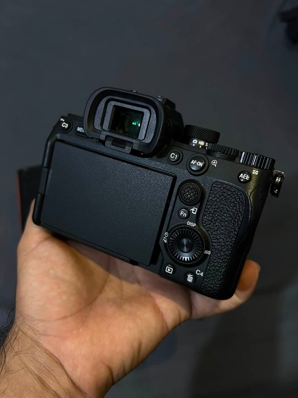 📸 كامرة للبيع Sony A7 IV
‏🔹 Sony A7 IV
🔹 دقة 33MP
‏🔹 Full Frame
🔹 تصوير فيديو 4K
🔹 أداء ممتاز بالصور والفيديو
🔹 أوتو فوكس سريع ودقيق
🔹 مناسبة جداً للتصوير الاحترافي

📌 الكاميرا جديدة 99.9% واستخدام شخصي.

💰 السعر: مليونين و 200 فقط
📍 المكان: كربلاء المقدسة

🔴سبب البيع اعتازيت فلوس لضروف خاصه 
📞 للاستفسار والتواصل: ***********
