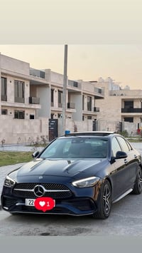 مارسيدس بنز  2023  C300  وارد أمريكي  بيها بنيد ودعاميه بدون دواخل لا ...