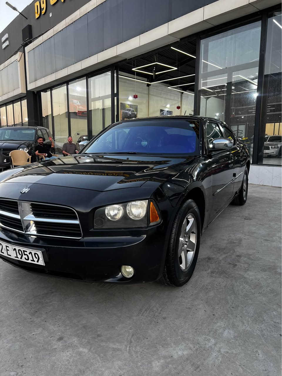 جارجر 2008 صبغ قطعة وحده جاملغ خلفي فقط جاهزه تبريد تدفئة طخم امامي خلفي جديد مكينة وكير شرط سنوية جديده سعر ١١٠ وبيها مجال بسيط مكان السياره معارض الجديده معرض الفخامة 
واتساب : *********** موصل, نينوى
