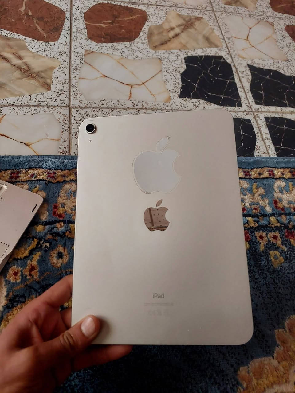 السلام عليكم ايباد  جيل العاشر استخدام شخصي حته العاب ممنزل بيه جهاز نضيف كلش مكاني بغداد المعامل سعر 400 تواصل ***********

نص مكتوب في الصور:
- 85% المو ربوع الاسم iPad إصدار iPadOS 18.3.1 اسم الطراز iPad (الجيل العاشر) رقم الطراز MPQ03AB/A الرقم التسلسلي KG41K9XKWG 0 الأغاني 0 الفيديوهات 0 الصور السعة 64 غ.ب. متوفرة 49,63 غ.ب. 8C:26:AA:6B:6E:D4 عنوان Wi-Fi 8C:26:AA:60:0D:51 Bluetooth