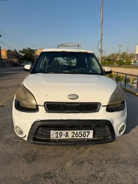 Kia سول 2012 142 مايل  السياره طابه هزه قبل فتره  بسمي ومداور ثاني يوم...