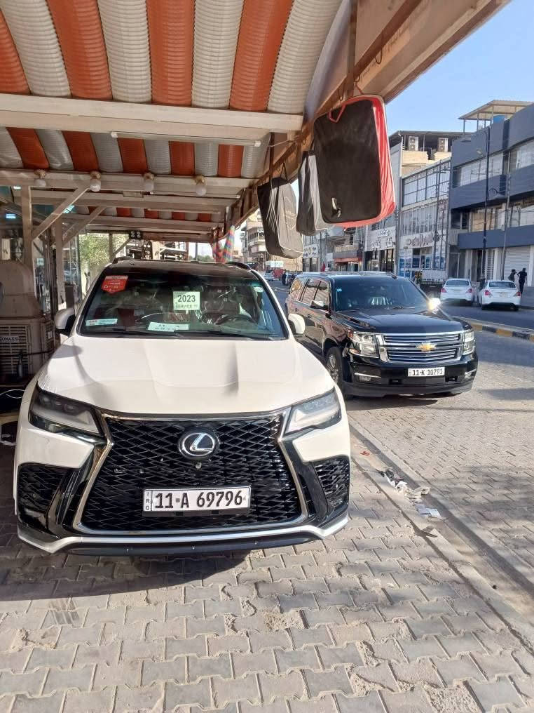 لكزز LX560
موديلها 2015 
محدثه 2025 تحديث اصلي و بشرط مالها اخت بل تحديث 
سياره كفاله من حادث 
بيها بس صبغ التحديث 
بغداد بسمي 
فول مواصفات 
مراوس أو بيع ترهم 
رقمي للاستفسار 
***********  واتساب النجف, العراق
