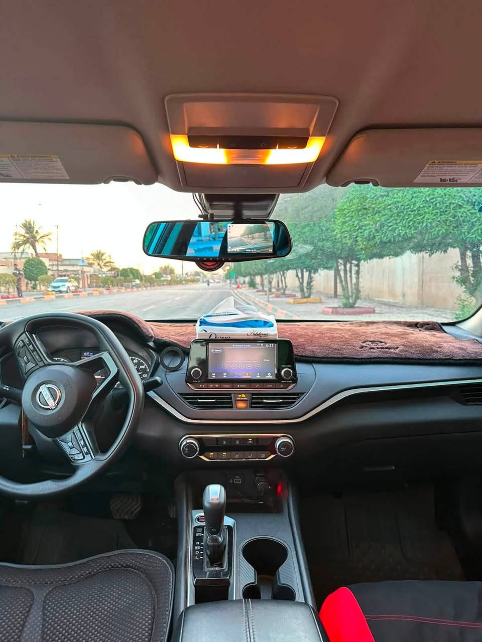 للبيع: نيسان ألتيما 2024 🚗
​ فئة S (الستاندر). 
​أهم المواصفات:
​المحرك: 2.5 لتر، 4 سلندر (أداء قوي واقتصاد مثالي بالوقود).
​الموديل: 2024. 
​ناقل الحركة: Xtronic CVT 
​التقنيات: تشغيل بصمة، شاشة معلومات متطورة، بلوتوث، ومنفذ USB/Type-C.
​الأمان: نظام التحذير من التصادم الأمامي، مكابح طوارئ آلي، ونظام مراقبة ضغط الإطارات.
​الإضافات: مثبت سرعة (Cruise Control)، تحكم كامل من المقود، إضاءة LED نهارية.
​  (ماشية 39.000).
السيارة وراد أمريكي( بدون صبغ  )تعديل بارد فقط شبر جاملغ الخلفي 
​📍 المكان: (ديالى)
رقم بغداد
رقم الهاتف : ***********
