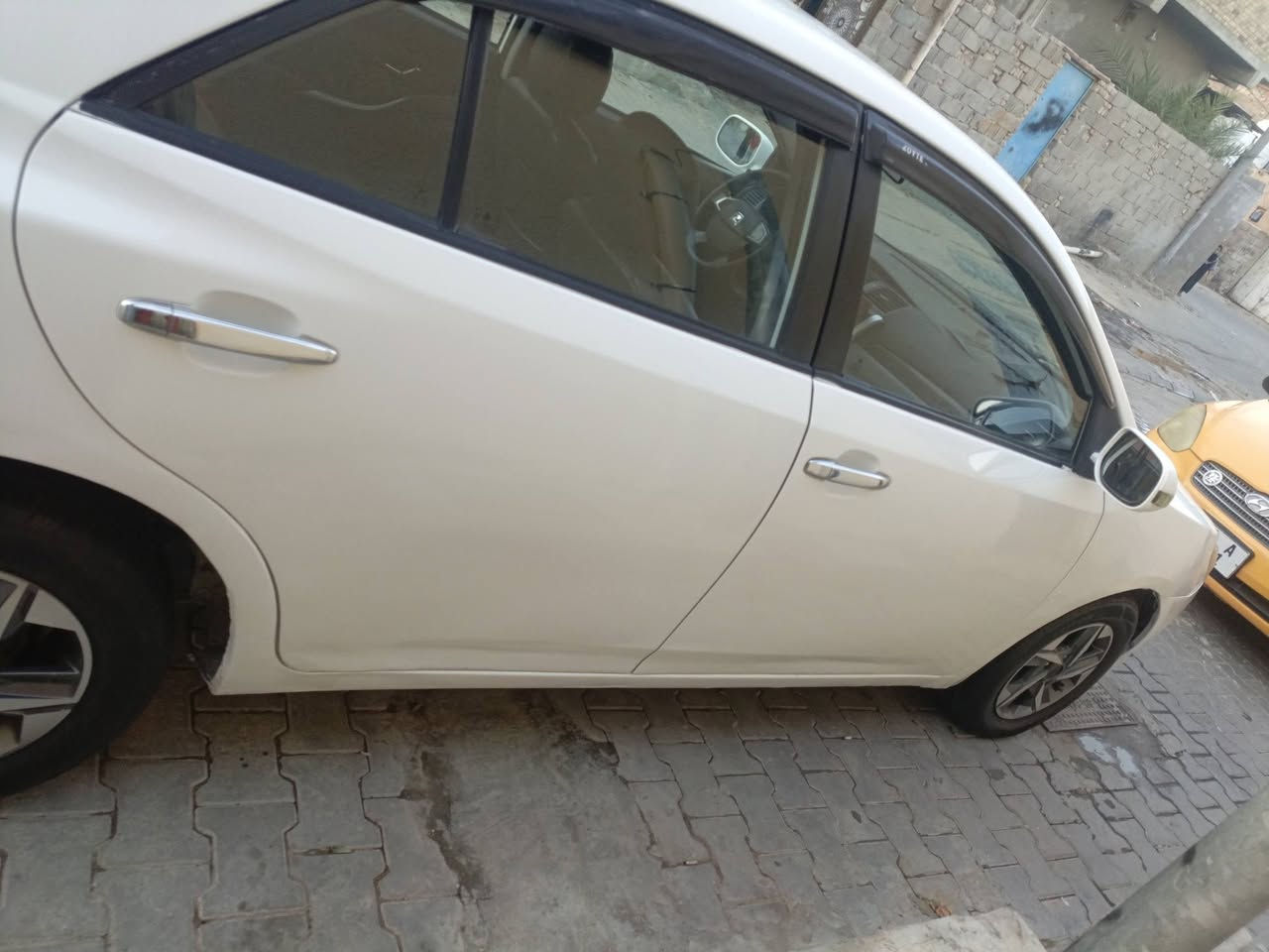 السلام عليكم سايبا اريو شكل الحديث مديل 18
محرك وكير جدد تبريد ثلج حداده كلش حلوه 
مكفولة من ضربه القويه بيه طخه كدام كلش خفيفه مكفوله من العيب شرعي ومن الكص ولنقل كفاله بيه تعمير بلهلالت وصبغ حزام فقط جماليه صندوك وقماره وبنيد قطره صبغ مابيهن رقم سياره بصره وراعيه شرعي موجود تحويل ثاني يوم سنويه جديده سياره احلى من صوره عنواني البصره منطقه عاليه *********** سعر 48 وبيه مجال 
تخم تاير ويل كب جديد ترايك وين مايعجبك
